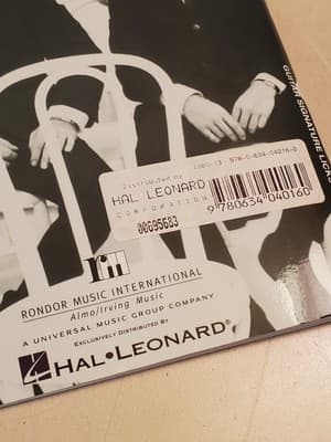 Guitar Signature Licks THE BEACH BOYS (2002) Song Sheet w CD by Hal Leonard Corp - Thumbnail 8