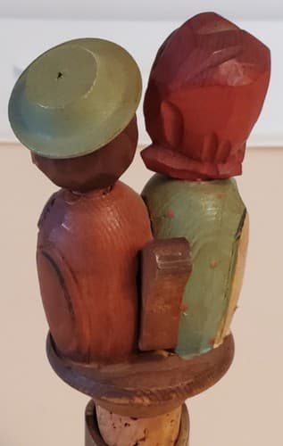 Vintage KISSING COUPLE Bottle Cork Top. 6" Handmade Carved Wooden Mechanical. - Thumbnail 7