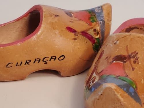 CURACAO WOODEN SHOES 4.5" Miniature. Hand Painted Windmills 'Curaçao' on side - Thumbnail 2