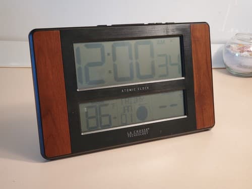 LA CROSSE TECHNOLOGY 513-1417CHv2 Wireless Atomic Alarm Clock w Weather Station - Thumbnail 4