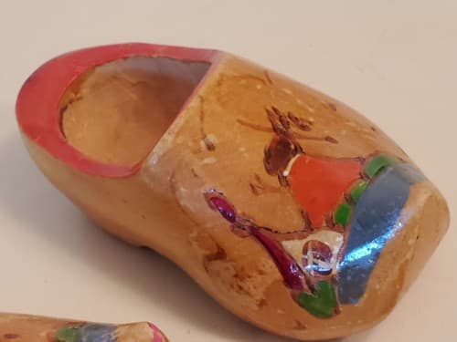 CURACAO WOODEN SHOES 4.5" Miniature. Hand Painted Windmills 'Curaçao' on side - Thumbnail 3