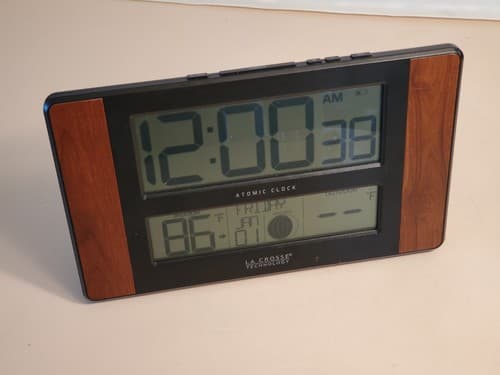 LA CROSSE TECHNOLOGY 513-1417CHv2 Wireless Atomic Alarm Clock w Weather Station - Image 1