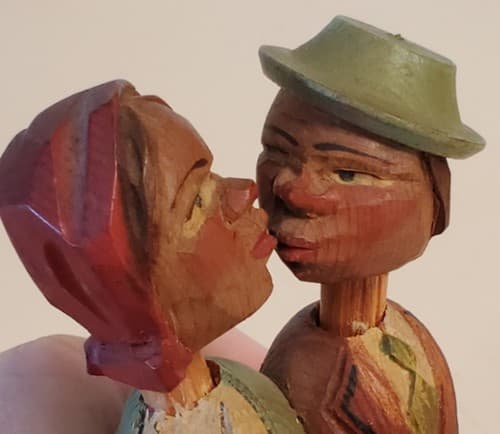 Vintage KISSING COUPLE Bottle Cork Top. 6" Handmade Carved Wooden Mechanical. - Thumbnail 4