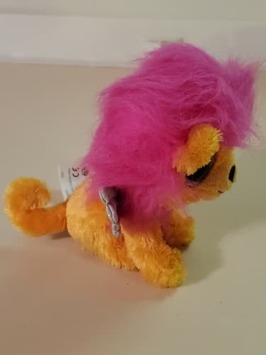 Hatchimals Gryphon Lion Plush. Pink and orange with wings. - Thumbnail 4