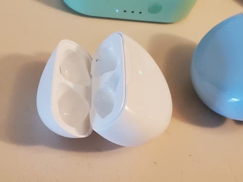 Misc Earbuds & Charge Case LOT OF 6. Incomplete Parts Lot. Bundle - Thumbnail 13