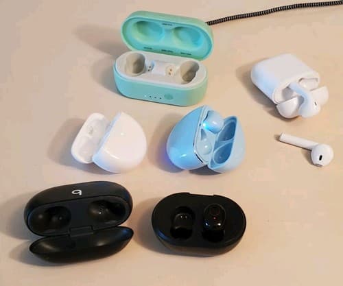 Misc Earbuds & Charge Case LOT OF 6. Incomplete Parts Lot. Bundle - Thumbnail 4