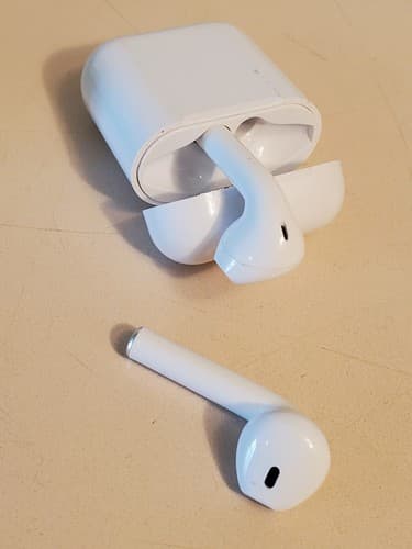 Misc Earbuds & Charge Case LOT OF 6. Incomplete Parts Lot. Bundle - Thumbnail 17