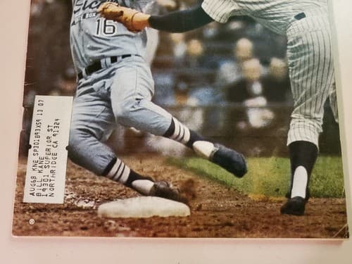 Sports Illustrated magazine May 8, 1967. Mickey Mantle + Ali Says No. NM/MINT - Thumbnail 4