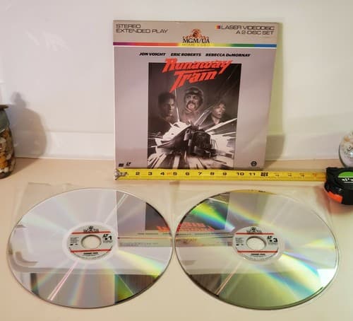 Laserdisc Movie - Runaway Train - Jon Voight - TWO DISCS. Used, excellent cond - Thumbnail 3