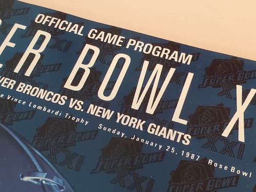 NFL Super Bowl XXI (21-1987) Official Program. Denver Broncos v New York Giants. - Thumbnail 3