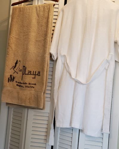 Vtg Lux Hotel Robe & Towel LA PLAYA BEACH RESORT VANDERBILT BEACH NAPLES FLORIDA - Thumbnail 2