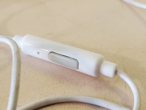 SUNFLOWER Wired Earbud headphones white Unbranded silicone cups, cord controller - Thumbnail 6