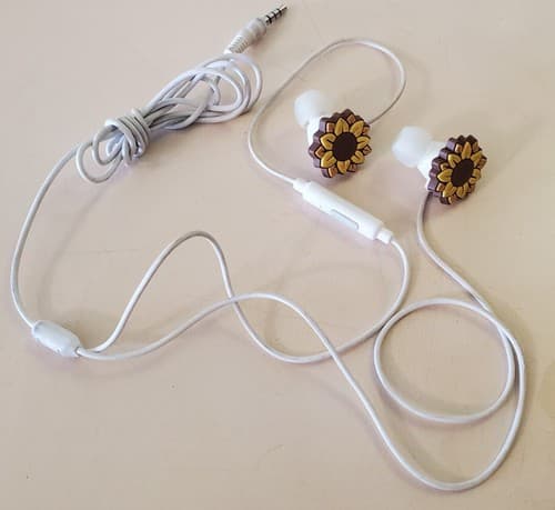 SUNFLOWER Wired Earbud headphones white Unbranded silicone cups, cord controller - Thumbnail 3