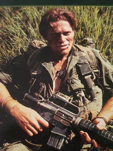 Laserdisc Movie - Platoon - Willem DaFoe - TWO DISCS. Used, excellent condition - Thumbnail 5