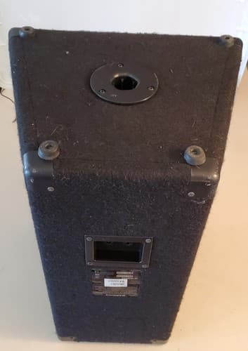 YAMAHA BR12 Professional PA Speaker. 300 watts program, 600 watts peak, 12" woof - Thumbnail 5