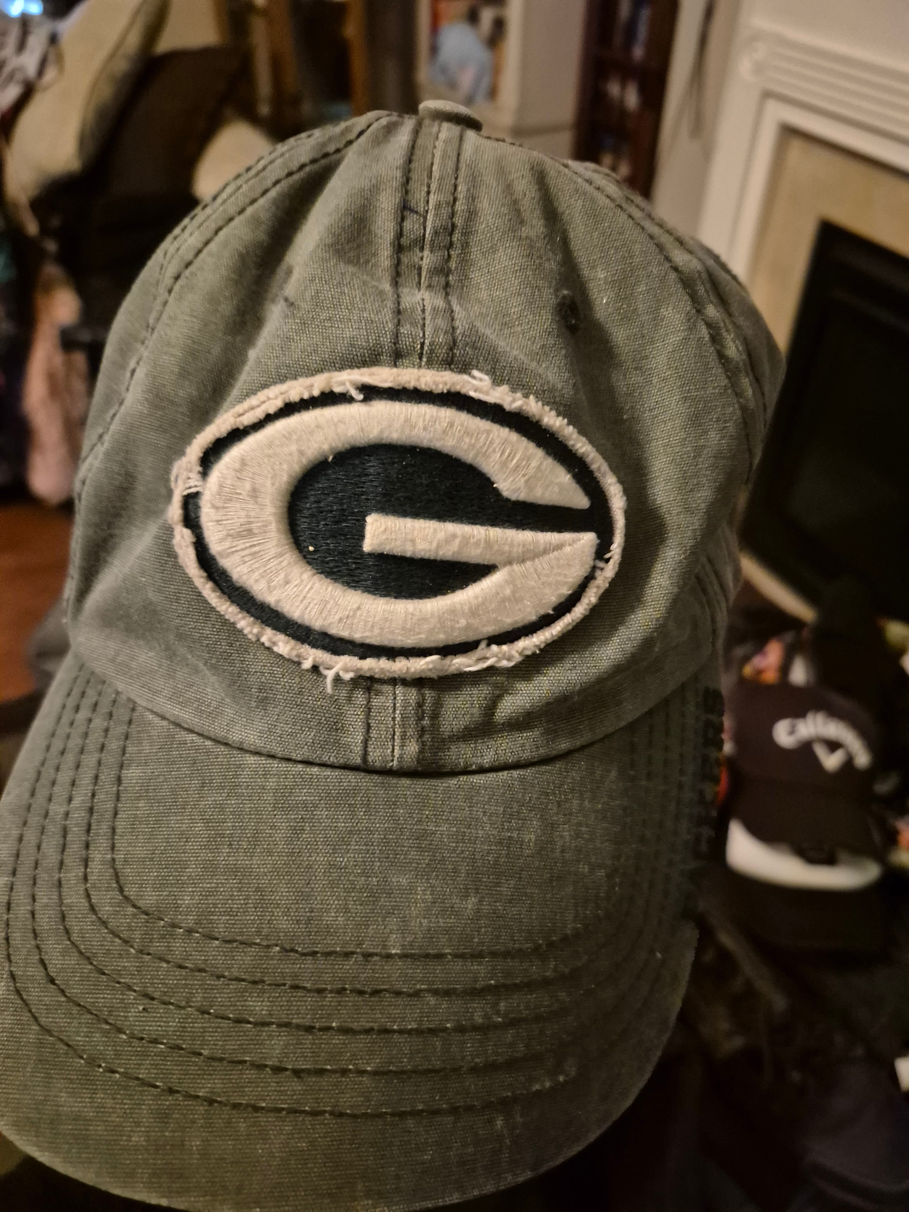 Green Bay Packers Vintage Cap with Distressed Logo - Image 1