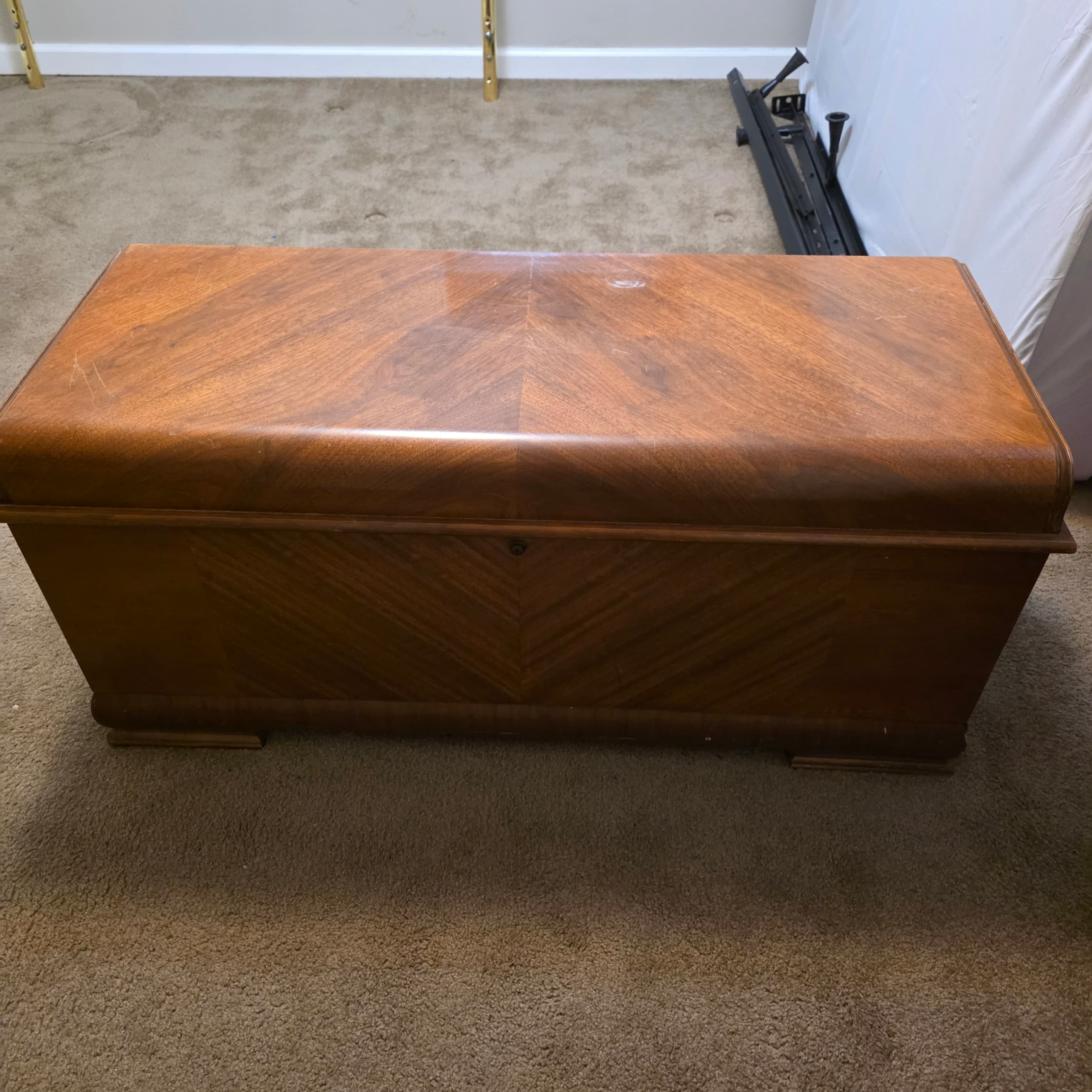 Lane Cedar Chest Vintage Storage Trunk Large with Tray covered in Green Felt - Thumbnail 2