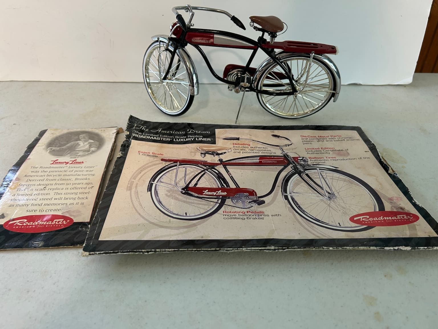 Roadmaster Luxury Liner Die Cast Bicycle Model - Image 1