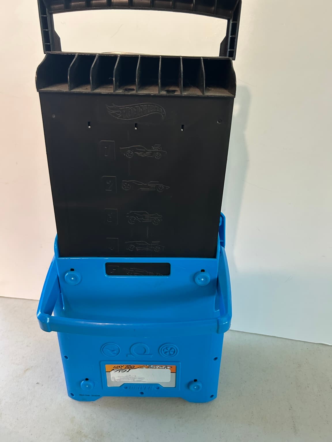 Hot Wheels Carry Case Lot w Collector’s Guide Vintage McDonald’s Hot Wheels Boxes - Thumbnail 2