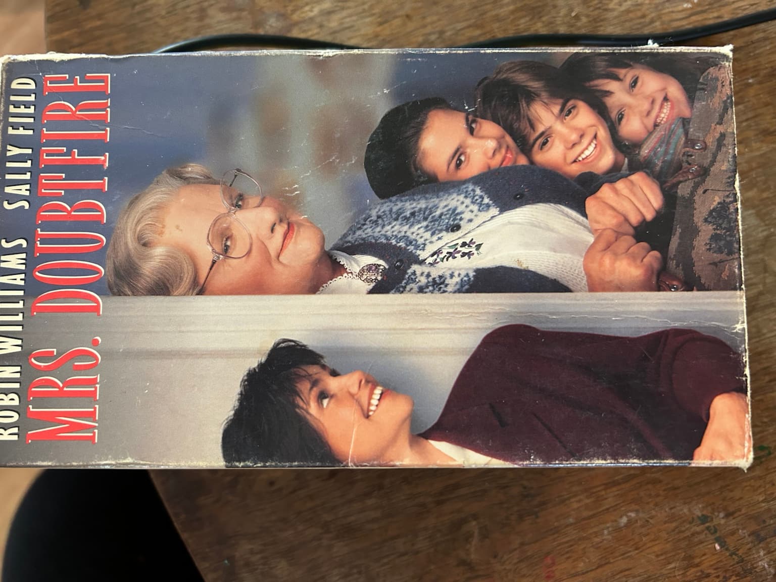 VHS Movie Lot Mrs Doubtfire Ace Ventura Weekend at Bernies II Comedy Bundle - Thumbnail 4
