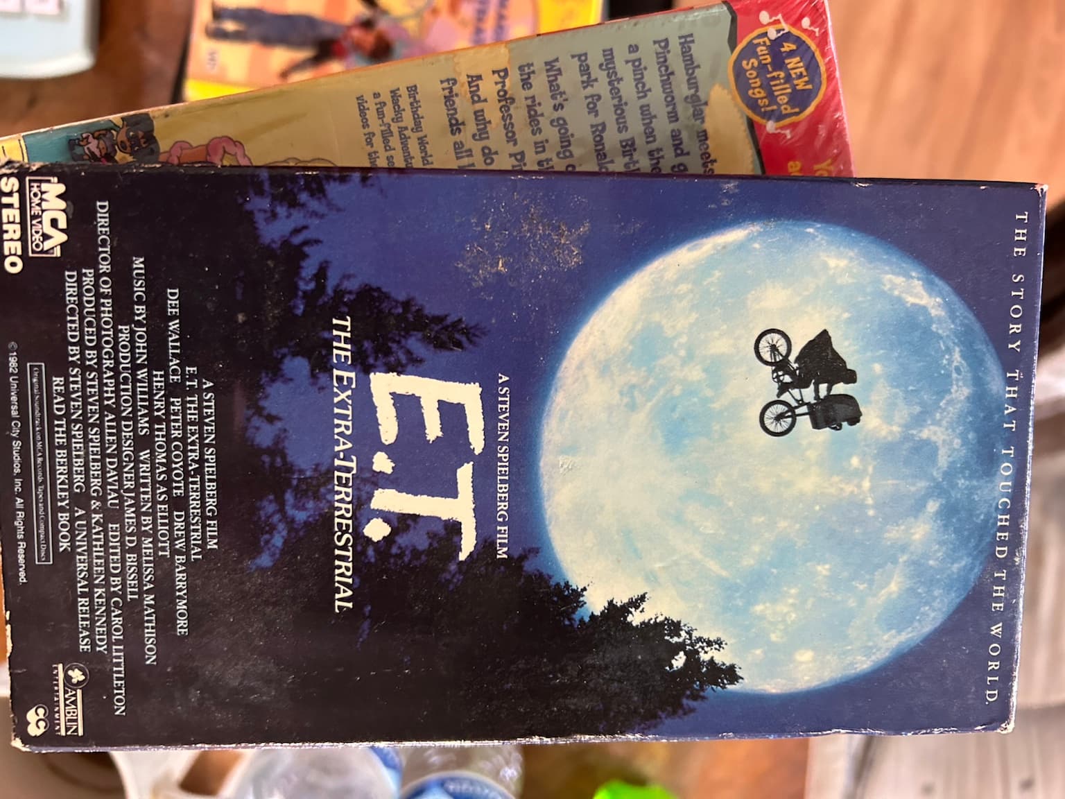 Huge VHS Tape Lot Kids Family Movies Cartoons E.T. Home Alone Benji Bulk Bundle - Thumbnail 10