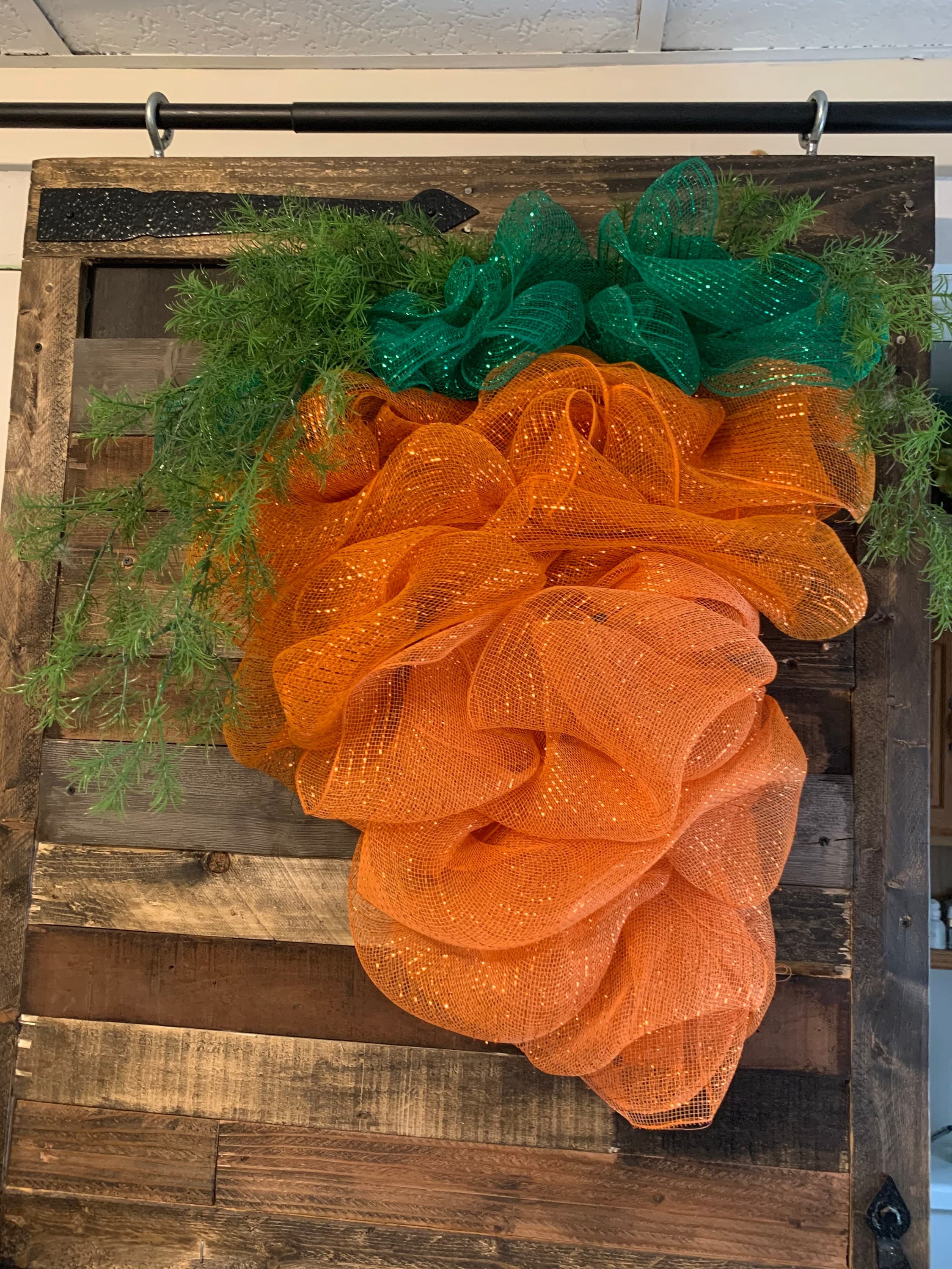 Large Mesh Carrot Wreath