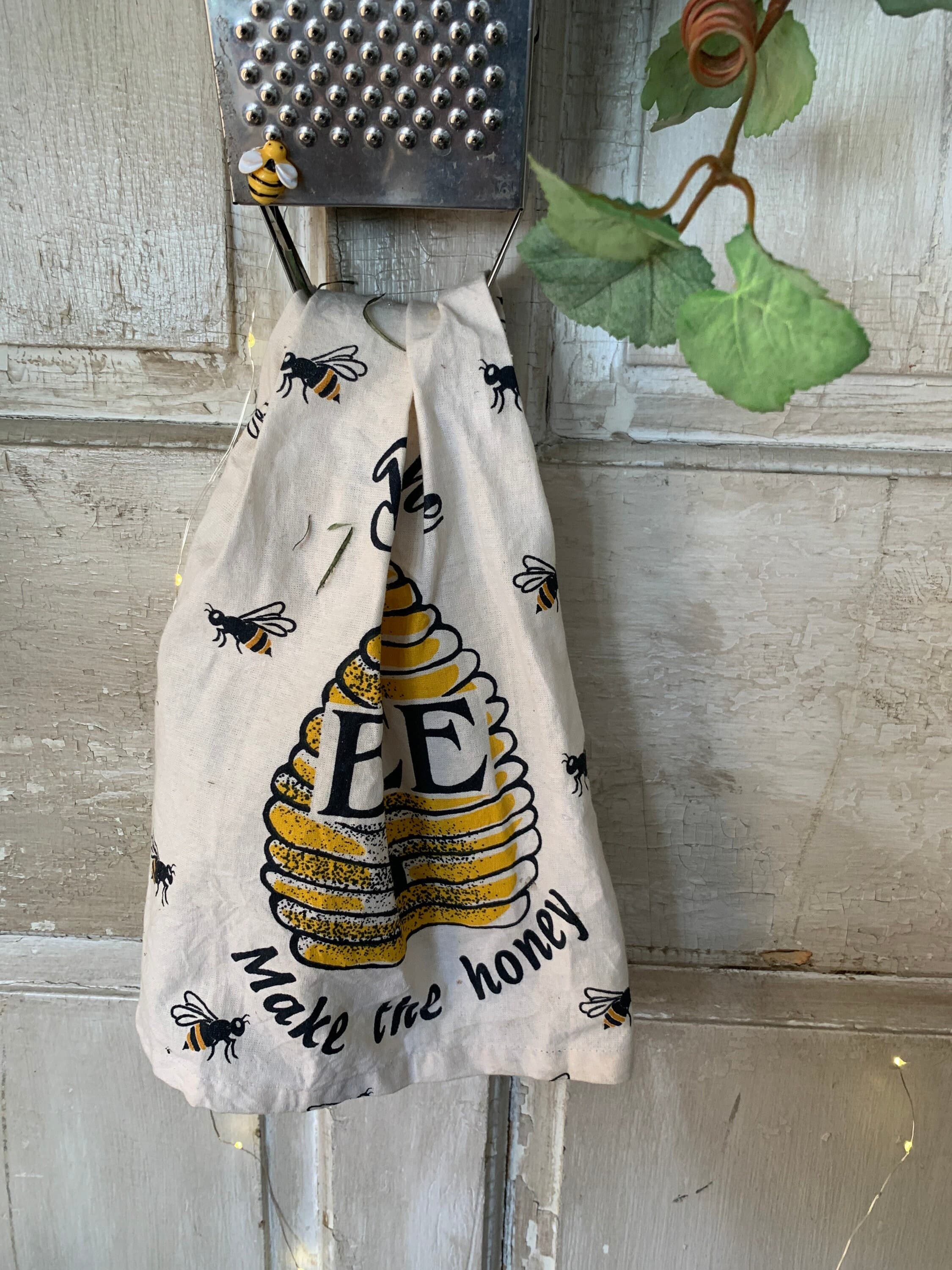 Vintage grater bee decor - Thumbnail 3