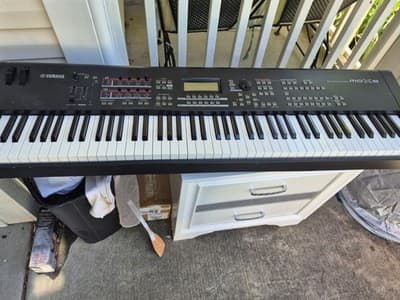 Yamaha MOX8 88-Key Weighted Digital Keyboard Synthesizer USB MIDI Production - Thumbnail 2