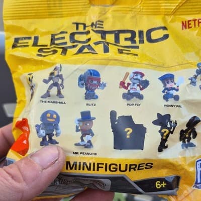 PhatMojo The Electric State Minifigures Blind Pack Marshall Blitz Penny Pal - Image 1