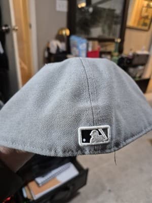 New York Yankees Fitted Cap Size 8 New Era - Thumbnail 2