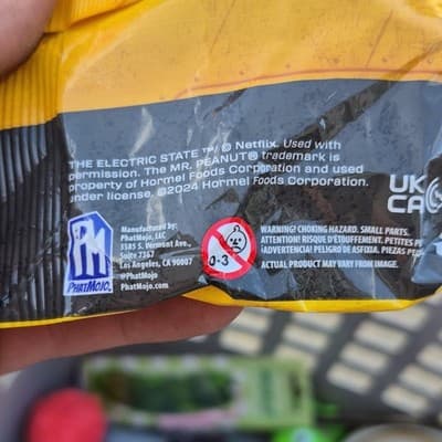 PhatMojo The Electric State Minifigures Blind Pack Marshall Blitz Penny Pal - Thumbnail 3