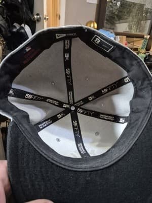 New York Yankees Fitted Cap Size 8 New Era - Thumbnail 4