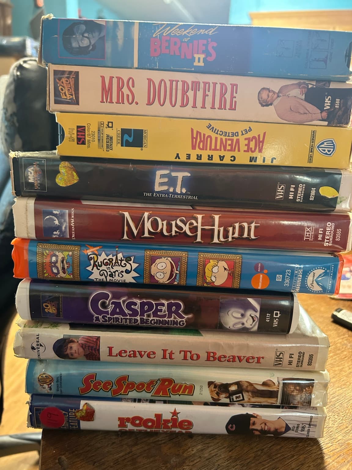 Comedy Family VHS Lot 10 Tapes – Mrs. Doubtfire, E.T., Ace Ventura, Rugrats & More - Image 1
