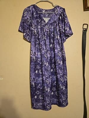 Anthony Richards Comfy MuMu Multi Purple Floral Scoop-Neck Pull Over Sz 1X - Image 1