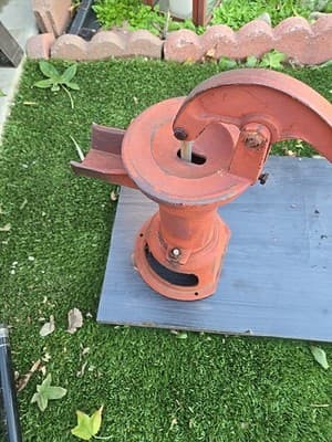 Vintage Cast Iron Manual Hand Well Water Pitcher Pump - Thumbnail 3