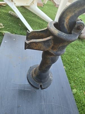 Antique Cast Iron Hand Water Pump Outdoor Well - Thumbnail 2