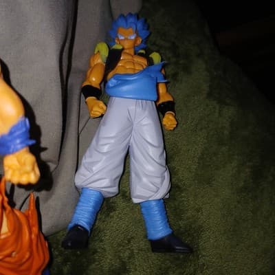 6 pcs Dragon Ball Z Figures Set: 7" Super Saiyan Goku Son Gokou Vegeta & Broly - Thumbnail 5