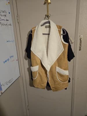 Denim & Co. Naturals Reversible Faux Suede to Sherpa Women's Vest Size L - Image 1