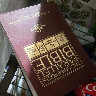 Guideposts Parallel Bible Red Hardcover King James Version NIV Living Revised St - Image 1