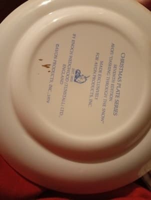 Vintage Christmas Collector Plate Avon Wedgwood Dashing Through the Snow 1979 - Thumbnail 2