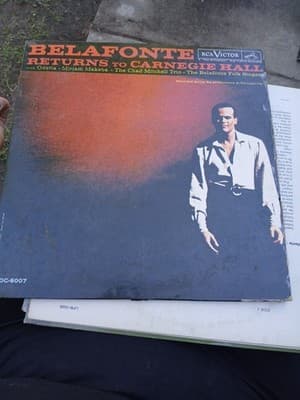 Harry Belafonte Returns to Carnegie Hall Vinyl LP Record RCA/LOC-6007, 1960 - Image 1