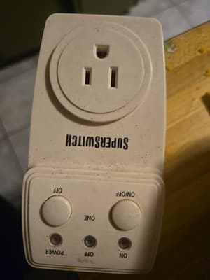 Superswitch Super Switch Wireless Remote Control Wall Outlet AHR003 No Remote - Image 1