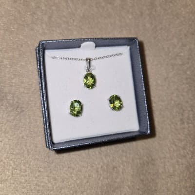 NEW Sterling Silver 925 Green Peridot Oval Necklace & Stud Earring Jewelry Set - Thumbnail 2