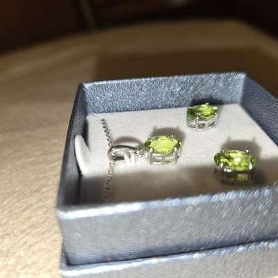NEW Sterling Silver 925 Green Peridot Oval Necklace & Stud Earring Jewelry Set - Thumbnail 3