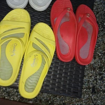 Cheeks Health Sandals By Tony Little Red Slip Ons Sz 10 - Image 1