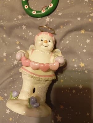 Lenox snowy sweetheart exclusive edition angel snow girl porcelain w/24K gold - Image 1