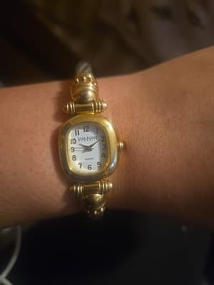 Vtg Joan Rivers Classics Women Dress Coil Wire Bangle Quartz 22mm Watch 6 1/4" - Image 1