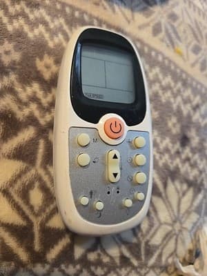 Keystone Air Conditioner Type:R09B/BGCE Remote Control Tested/Works ) - Thumbnail 3