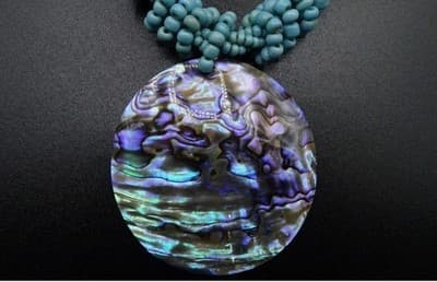 1970s Lee Sands 18" Turquoise Beaded Necklace + Mother of Pearl Round Pendant - Thumbnail 3