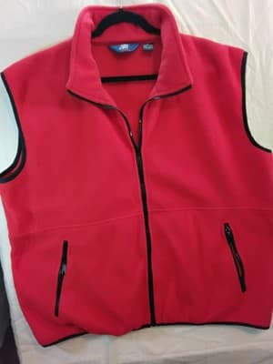 Polyester fleece vest, red quited zip- up unisex casual outerwear - Image 1
